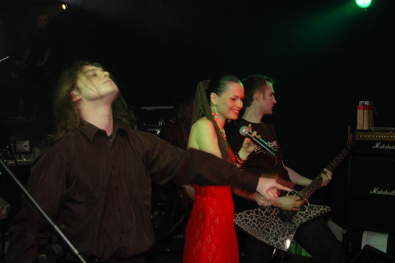 Фотографии -> Концерты -> Танцы Теней IV в клубе Арктика (8 апреля 2006) ->  Item -> Item - 032