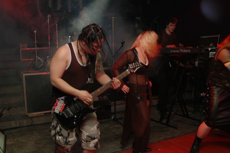 Фотографии -> Концерты -> Танцы Теней IV в клубе Арктика (8 апреля 2006) ->  Xe-None -> Xe-None - 006
