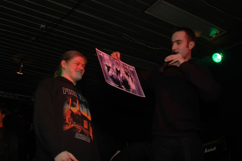 Фотографии -> Концерты -> Танцы Теней IV в клубе Арктика (8 апреля 2006) ->  Конкурсы -> Конкурсы - 004