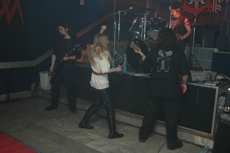 Фотографии -> Концерты -> Folk Metal Fest VIII в клубе Арктика (15 апреля 2006) ->  Аркона -> Аркона - 040