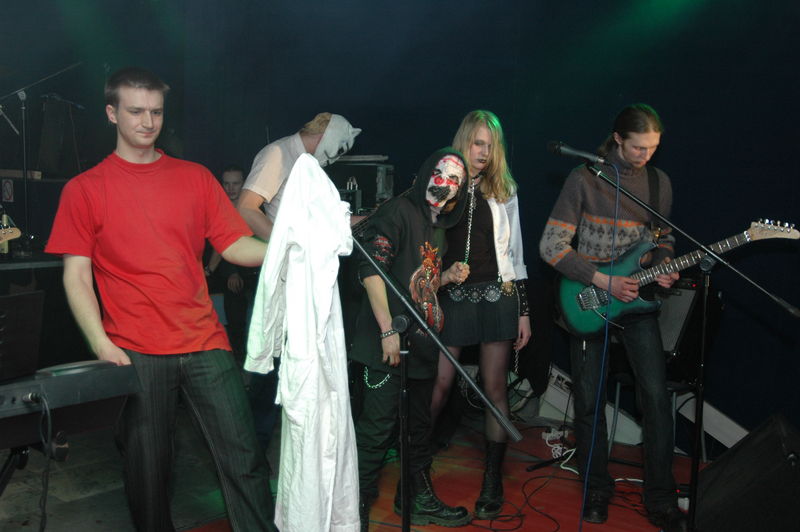 Фотографии -> Концерты -> День рождения группы TarakaN в клубе Арктика (16 апреля 2006) ->  TarakaN -> TarakaN - 026
