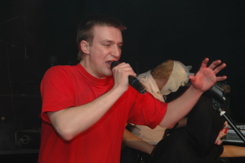 Фотографии -> Концерты -> День рождения группы TarakaN в клубе Арктика (16 апреля 2006) ->  TarakaN -> TarakaN - 029