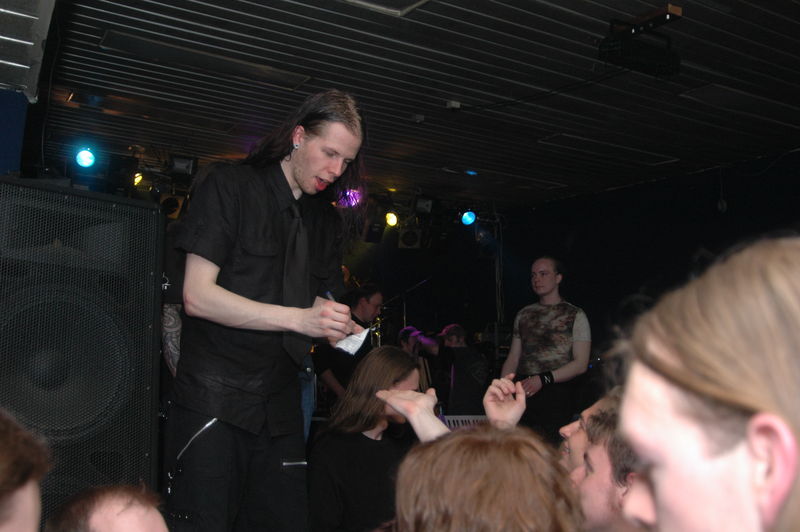 Фотографии -> Концерты -> Norther в клубе Арктика (19 мая 2006) ->  Люди на концерте -> Люди на концерте - 008