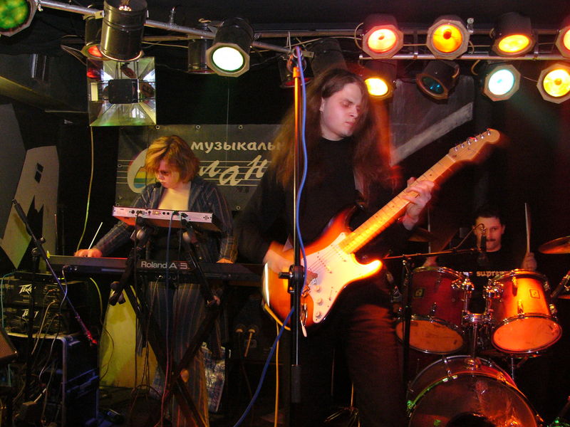 Фотографии -> Концерты -> Концерт в клубе Орландина (25 декабря 2004) ->  Frosted Glass -> Frosted Glass - 006