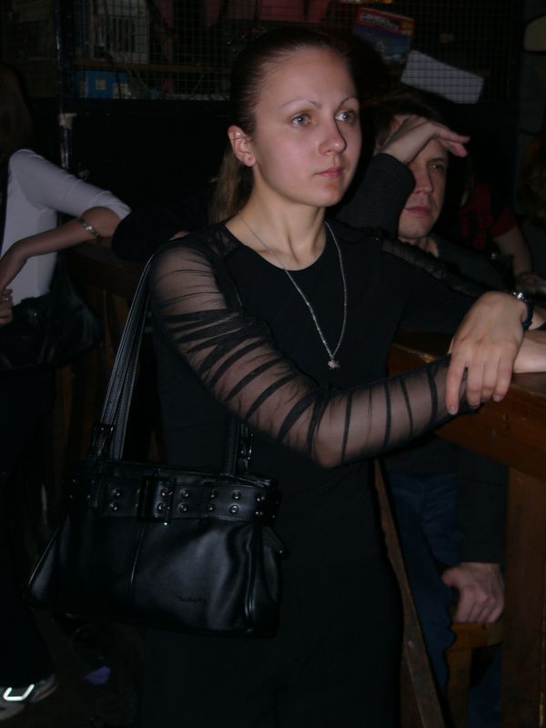 Фотографии -> Концерты -> Вальпургиева ночь в клубе Орландина (30 апреля / 1 мая 2004) ->  Люди на концерте -> Люди на концерте - 018