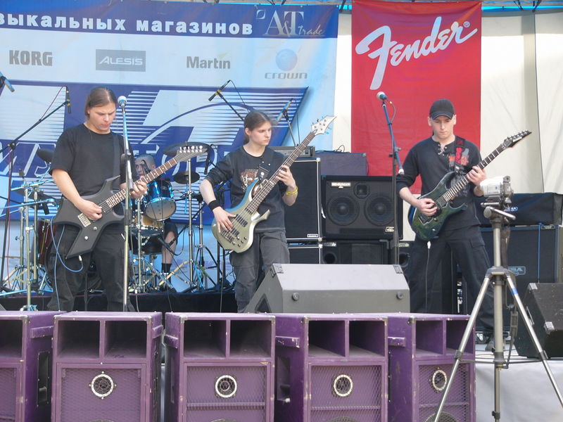 Фотографии -> Концерты -> Rock Palace Open Air в Пушкине (24 июля 2005) ->  Buicide -> Buicide - 001