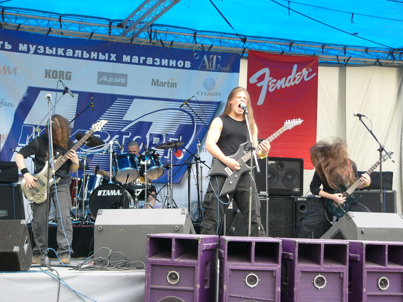 Фотографии -> Концерты -> Rock Palace Open Air в Пушкине (24 июля 2005) ->  Buicide -> Buicide - 006