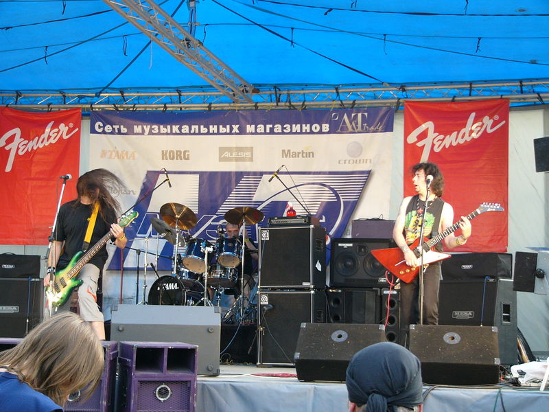 Фотографии -> Концерты -> Rock Palace Open Air в Пушкине (24 июля 2005) ->  Кома -> Кома - 004