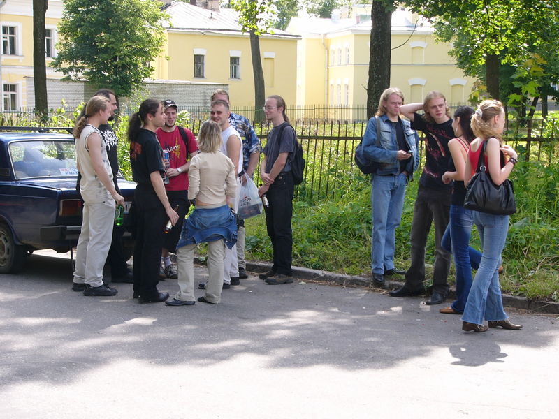 Фотографии -> Концерты -> Rock Palace Open Air в Пушкине (24 июля 2005) ->  Люди на концерте -> Люди на концерте - 002