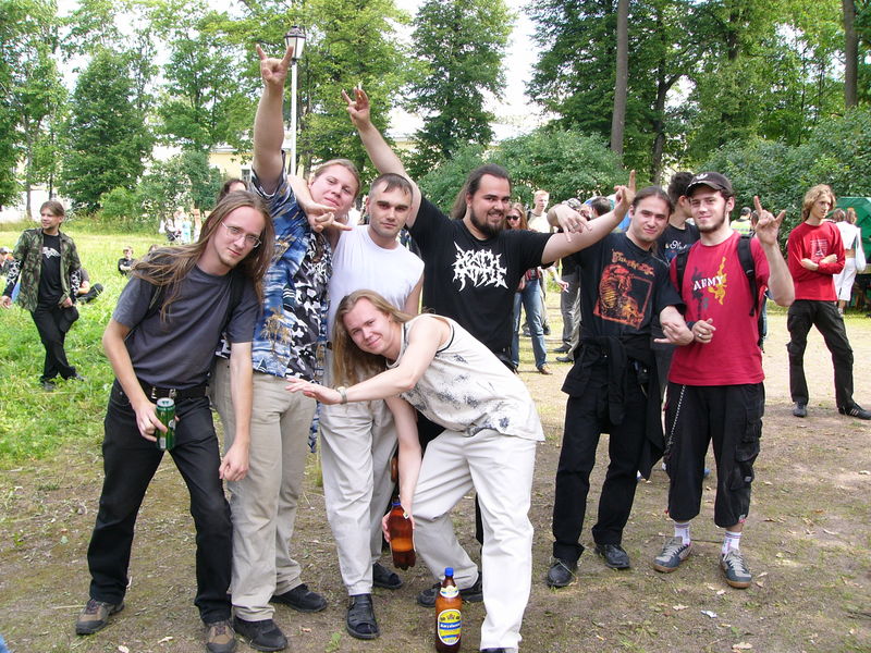 Фотографии -> Концерты -> Rock Palace Open Air в Пушкине (24 июля 2005) ->  Люди на концерте -> Люди на концерте - 012