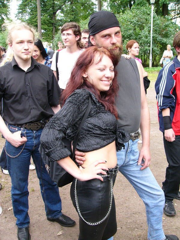 Фотографии -> Концерты -> Rock Palace Open Air в Пушкине (24 июля 2005) ->  Люди на концерте -> Люди на концерте - 021