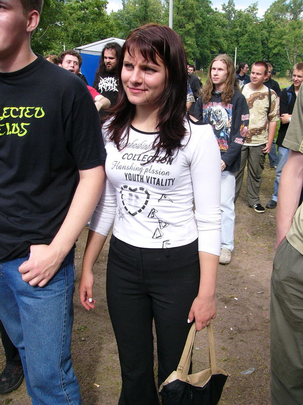 Фотографии -> Концерты -> Rock Palace Open Air в Пушкине (24 июля 2005) ->  Люди на концерте -> Люди на концерте - 026