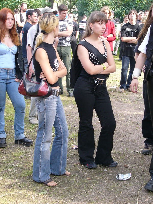 Фотографии -> Концерты -> Rock Palace Open Air в Пушкине (24 июля 2005) ->  Люди на концерте -> Люди на концерте - 031