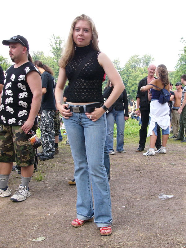 Фотографии -> Концерты -> Rock Palace Open Air в Пушкине (24 июля 2005) ->  Люди на концерте -> Люди на концерте - 036