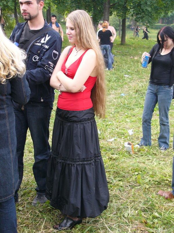 Фотографии -> Концерты -> Rock Palace Open Air в Пушкине (24 июля 2005) ->  Люди на концерте -> Люди на концерте - 052