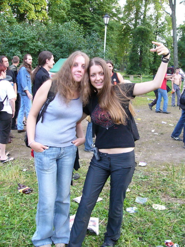 Фотографии -> Концерты -> Rock Palace Open Air в Пушкине (24 июля 2005) ->  Люди на концерте -> Люди на концерте - 061