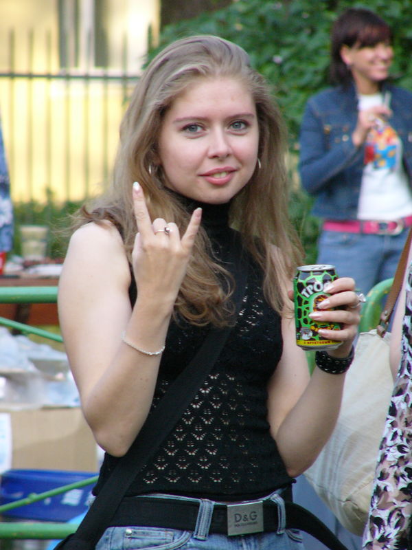 Фотографии -> Концерты -> Rock Palace Open Air в Пушкине (24 июля 2005) ->  Люди на концерте -> Люди на концерте - 062