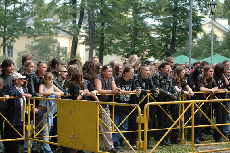 Фотографии -> Концерты -> Rock Palace Open Air II в Пушкине (29 июля 2006) ->  Люди на концерте -> Люди на концерте - 011