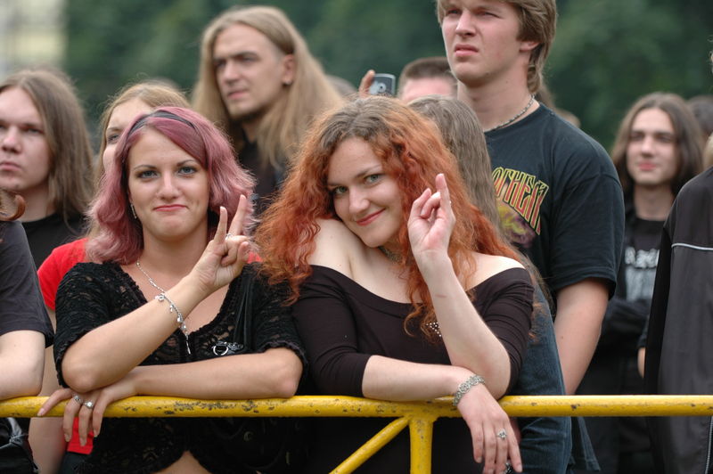 Фотографии -> Концерты -> Rock Palace Open Air II в Пушкине (29 июля 2006) ->  Люди на концерте -> Люди на концерте - 044