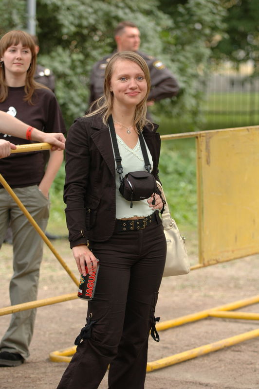 Фотографии -> Концерты -> Rock Palace Open Air II в Пушкине (29 июля 2006) ->  Люди на концерте -> Люди на концерте - 052