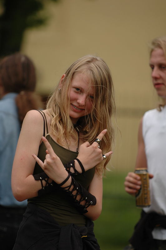 Фотографии -> Концерты -> Rock Palace Open Air II в Пушкине (29 июля 2006) ->  Люди на концерте -> Люди на концерте - 059
