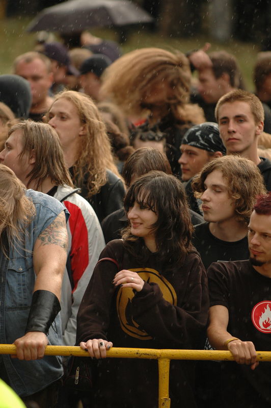 Фотографии -> Концерты -> Rock Palace Open Air II в Пушкине (29 июля 2006) ->  Люди на концерте -> Люди на концерте - 090