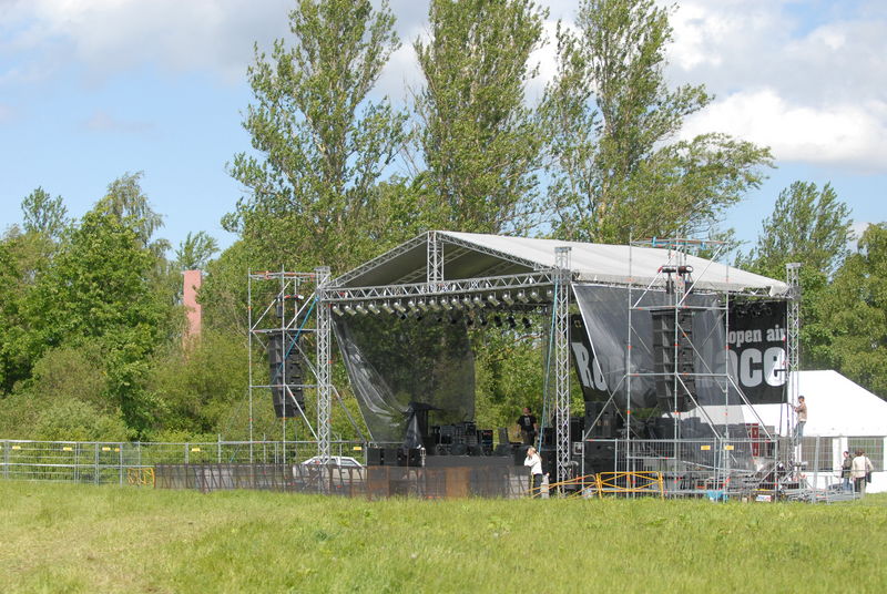 Фотографии -> Концерты -> Rock Palace Open Air IV в Пушкине (13-14 июня 2008) ->  День первый -> День первый - 002