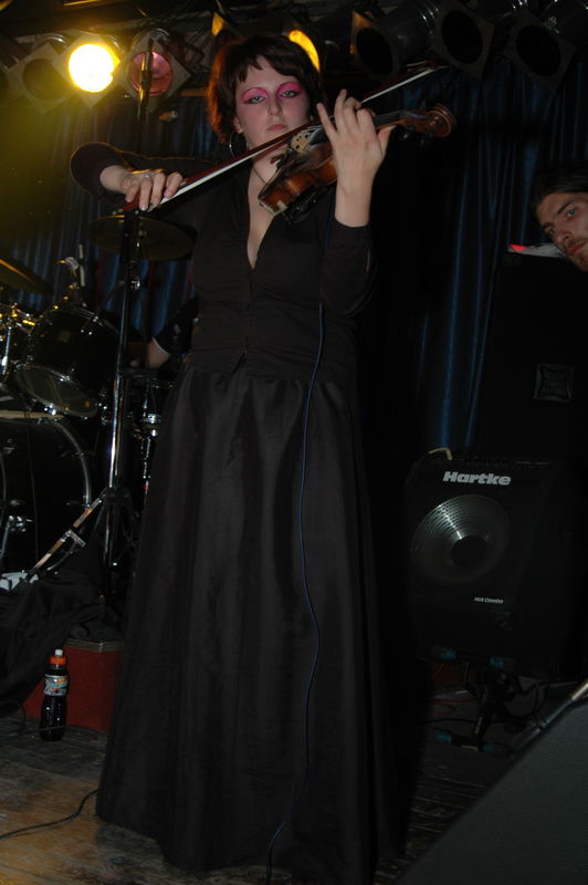 Фотографии -> Концерты -> Концерт в Red Club (9 октября 2005) ->  Dominia -> Dominia - 001