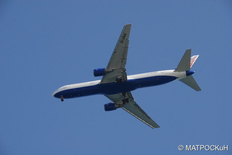 Фотографии -> Поездки -> Отпуск на Крите (24 августа - 18 сентября 2013) ->  Самолёты -> Самолёты - EI-UNA