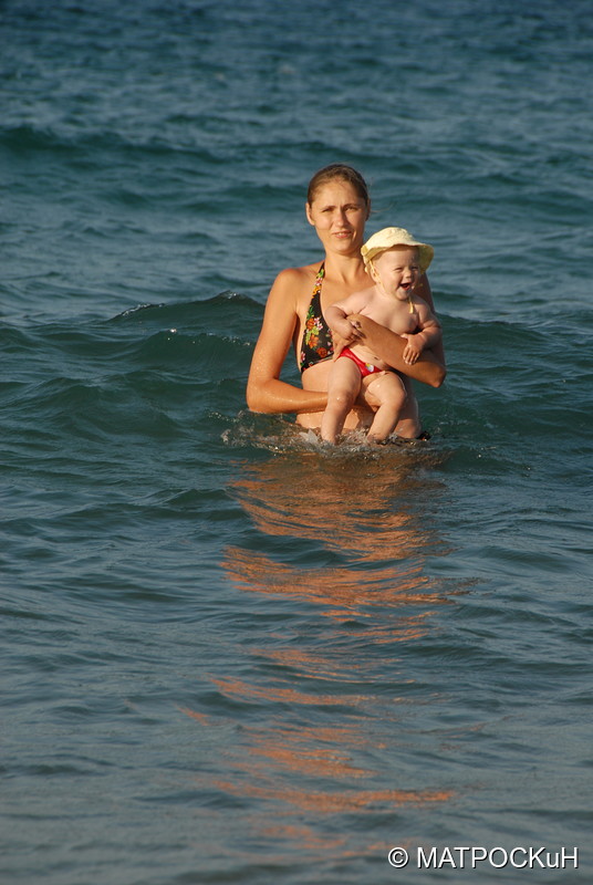 Фотографии -> Поездки -> Отпуск на Крите (24 августа - 18 сентября 2013) ->  На пляже -> На пляже - 015