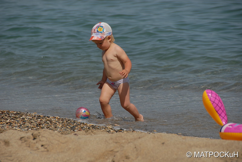 Фотографии -> Поездки -> Отпуск на Крите (17 августа - 7 сентября 2014) ->  На пляже -> На пляже - 005