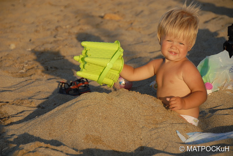 Фотографии -> Поездки -> Отпуск на Крите (17 августа - 7 сентября 2014) ->  На пляже -> На пляже - 025