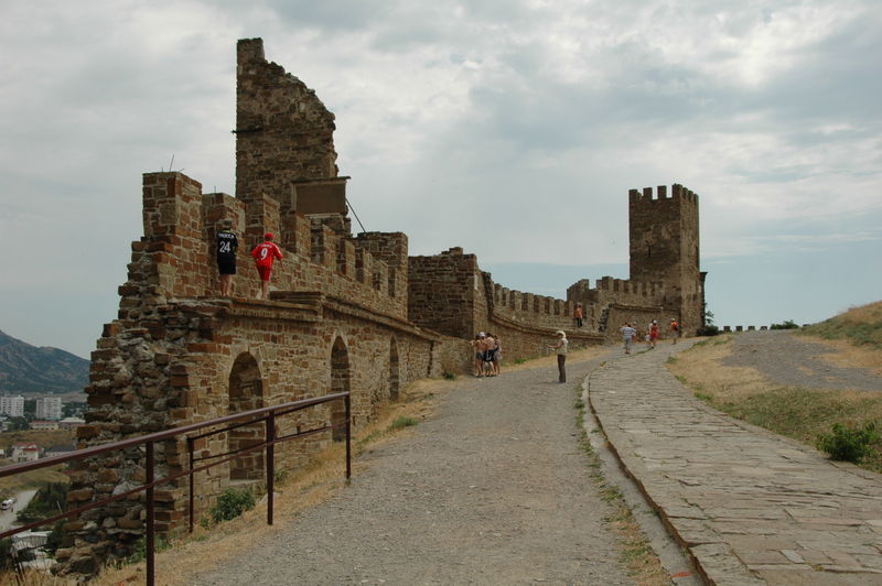 Фотографии -> Поездки -> Отпуск в Крыму (28 июня - 26 июля 2008) ->  Генуэзская крепость -> Генуэзская крепость - 013