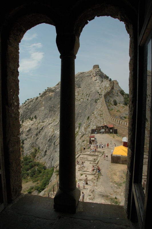 Фотографии -> Поездки -> Отпуск в Крыму (28 июня - 26 июля 2008) ->  Генуэзская крепость -> Генуэзская крепость - 038