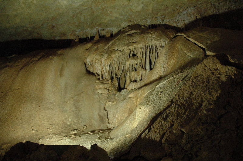 Фотографии -> Поездки -> Отпуск в Крыму (28 июня - 26 июля 2008) ->  Мраморная пещера -> Мраморная пещера - 076