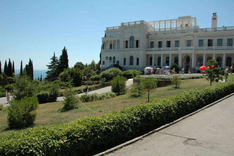 Фотографии -> Поездки -> Отпуск в Крыму (28 июня - 26 июля 2008) ->  Ливадийский дворец -> Ливадийский дворец - 005