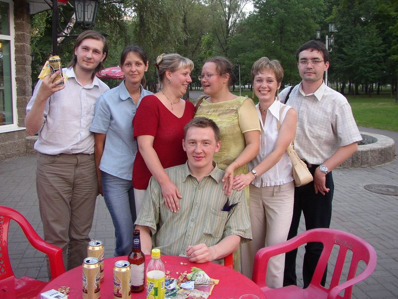 Фотографии -> Поездки -> Поездка в Нижний Новгород и Уфу (4-8 августа 2003) ->  IRC Party. День первый. Встреча (6 августа 2003) -> IRC Party. День первый. Встреча (6 августа 2003) - Разговорчики в строю!