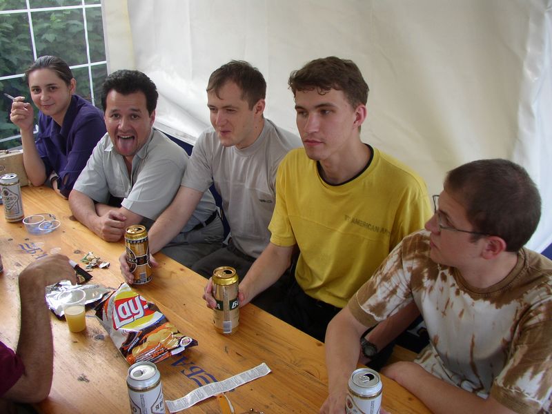 Фотографии -> Поездки -> Поездка в Нижний Новгород и Уфу (4-8 августа 2003) ->  IRC Party. День второй. Проводы (7 августа 2003) -> IRC Party. День второй. Проводы (7 августа 2003) - HATAXA, Zlobr, _LEE, Баламут