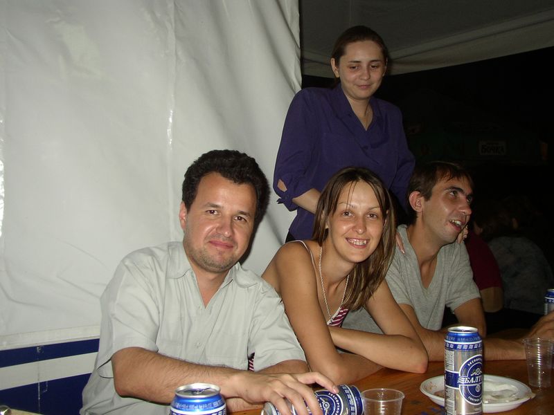 Фотографии -> Поездки -> Поездка в Нижний Новгород и Уфу (4-8 августа 2003) ->  IRC Party. День второй. Проводы (7 августа 2003) -> IRC Party. День второй. Проводы (7 августа 2003) - 010
