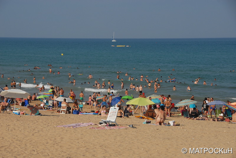 Фотографии -> Поездки -> Отпуск в Испании (15-30 июля и 2-16 сентября 2017) ->  На пляже -> На пляже - 016