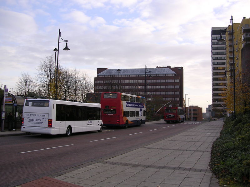 Фотографии -> Поездки -> 2-ая поездка в Англию (14 - 25 ноября 2004) -> Basingstoke ->  В городе -> В городе - 069